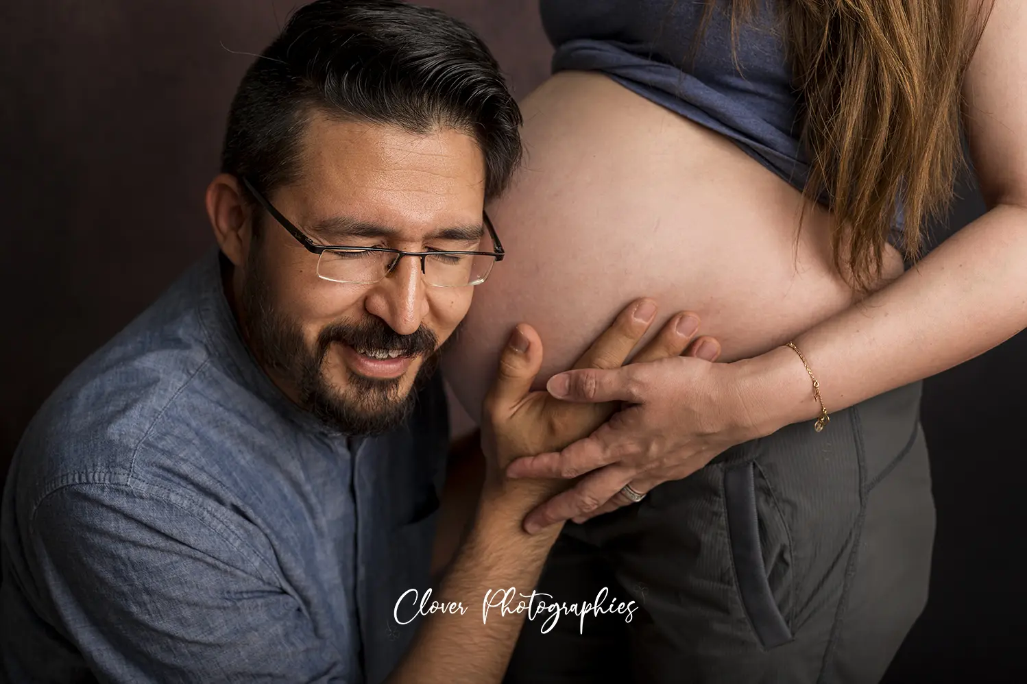 séance photo grossesse en studio - Clover Photographies