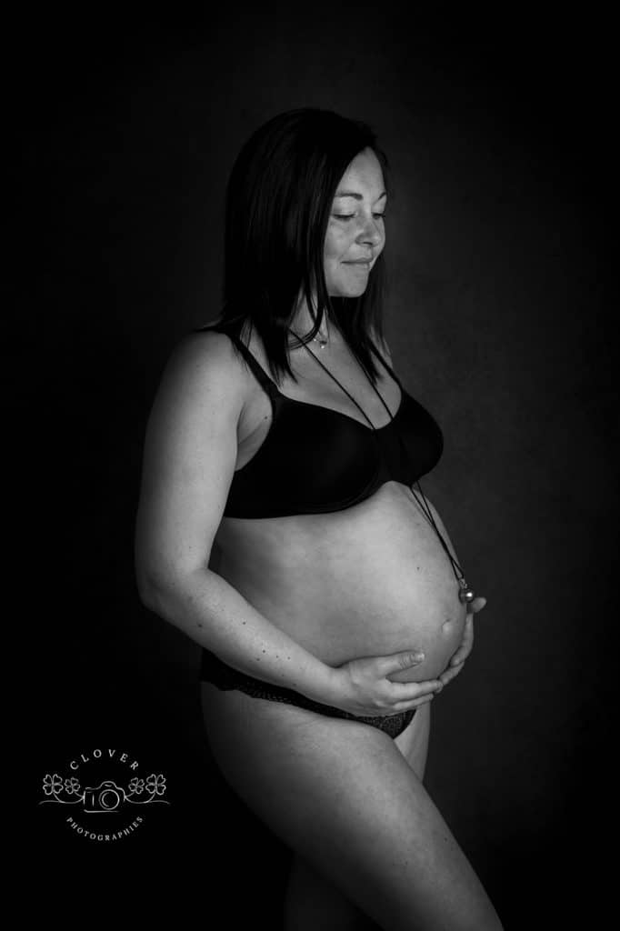 séance photo lingerie grossesse boudoir strasbourg - clover photographies