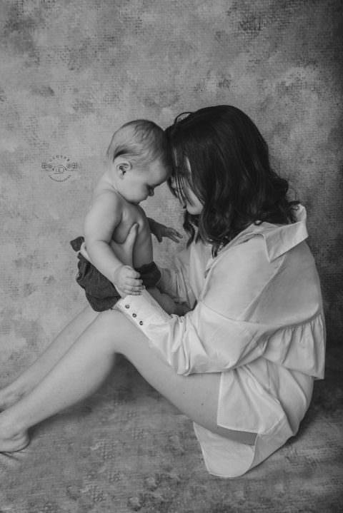 séance photo allaitement strasbourg - photo maman bébé - clover photographies