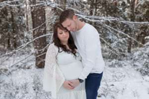 séance photo grossesse strasbourg en hiver sous la neige - clover photographies