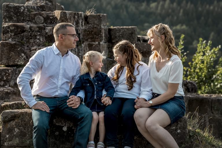 séance photo engagement avec enfant, famille - clover photographies