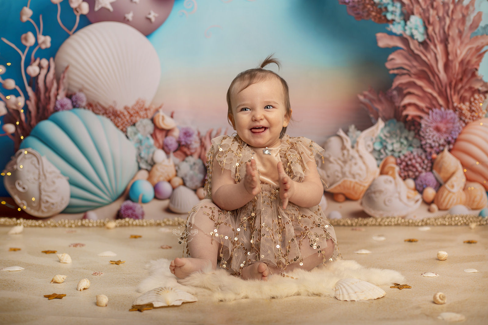 Smash the cake enfant bébé photographe séance photo shooting anniversaire