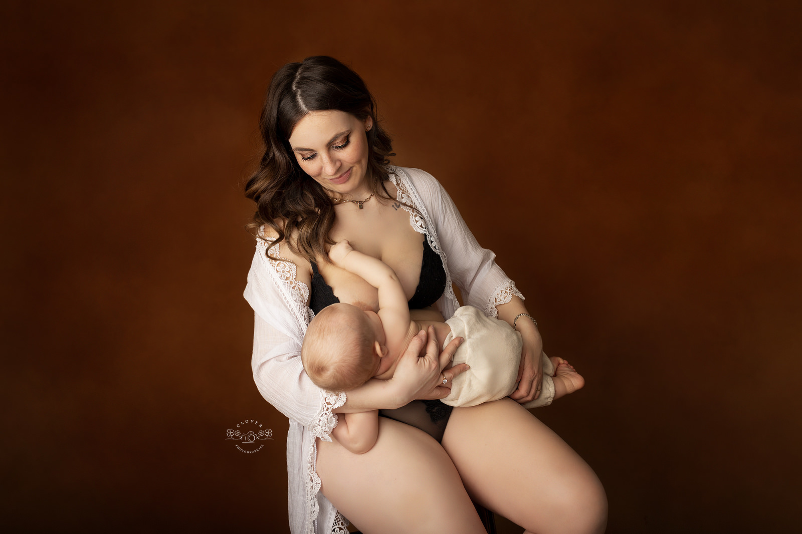 Séance photo bébé allaitement maman - Strasbourg Truchtersheim - photographe enfant - clover photographies