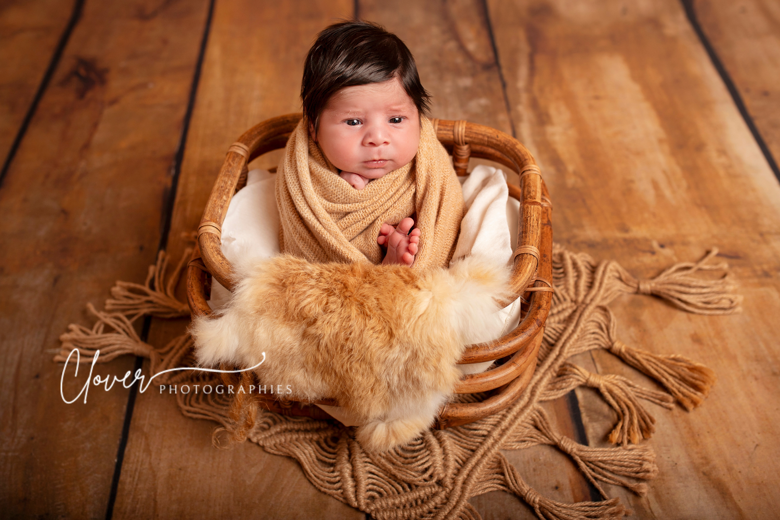 séance photo naissance shooting photo bébé famille photograhe strasbourg truchtersheim obernai molsheim ittenheim maternité clover photographies